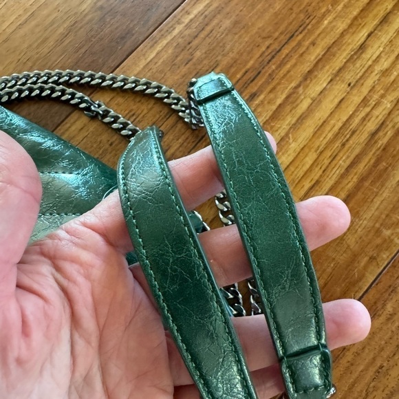 Urban Expressions Green Stitched Pattern with Chain Shoulder Strap - Picture 4 of 12